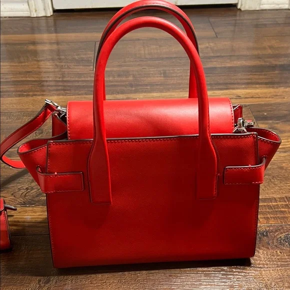 Michael Kors Scarlet Satchel with wallet - Picture 3 of 6